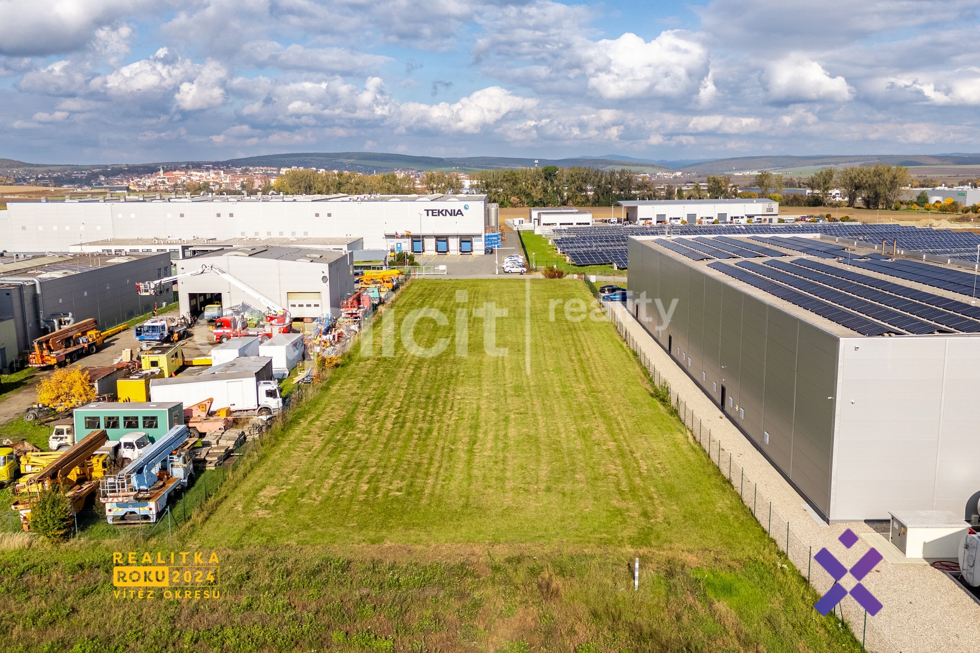 Prodej komerčního pozemku 3 525 m², Nivnice-H