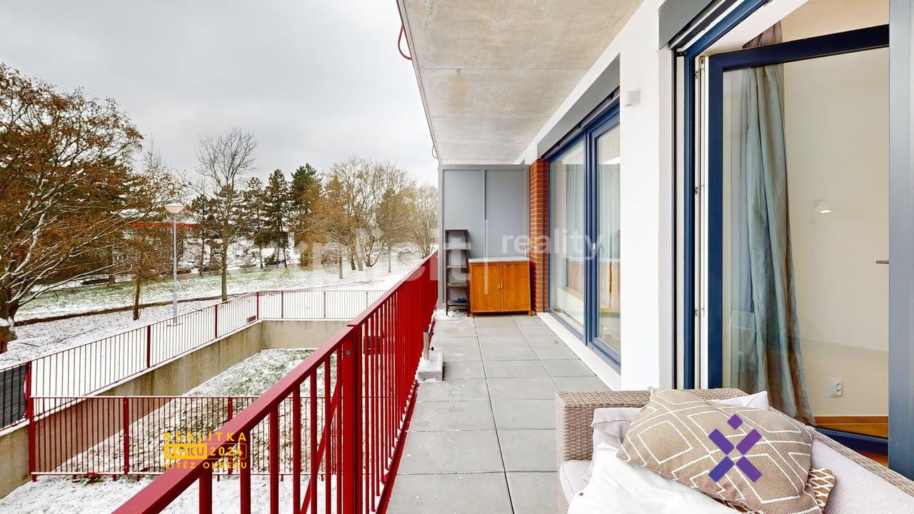 Brjo-Fillova-9271-Balcony 1