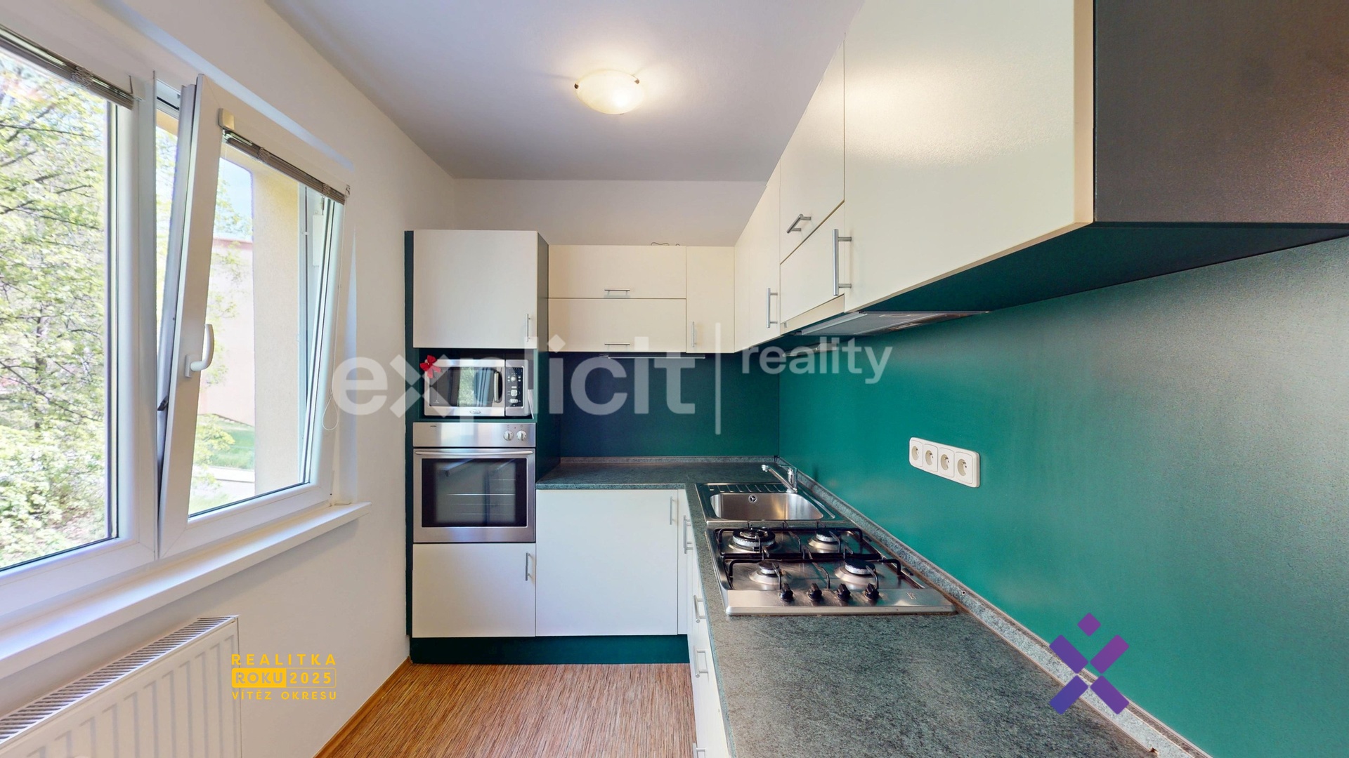 Pronájem bytu 2+1 56 m&sup2; - Družstevní, Uherský