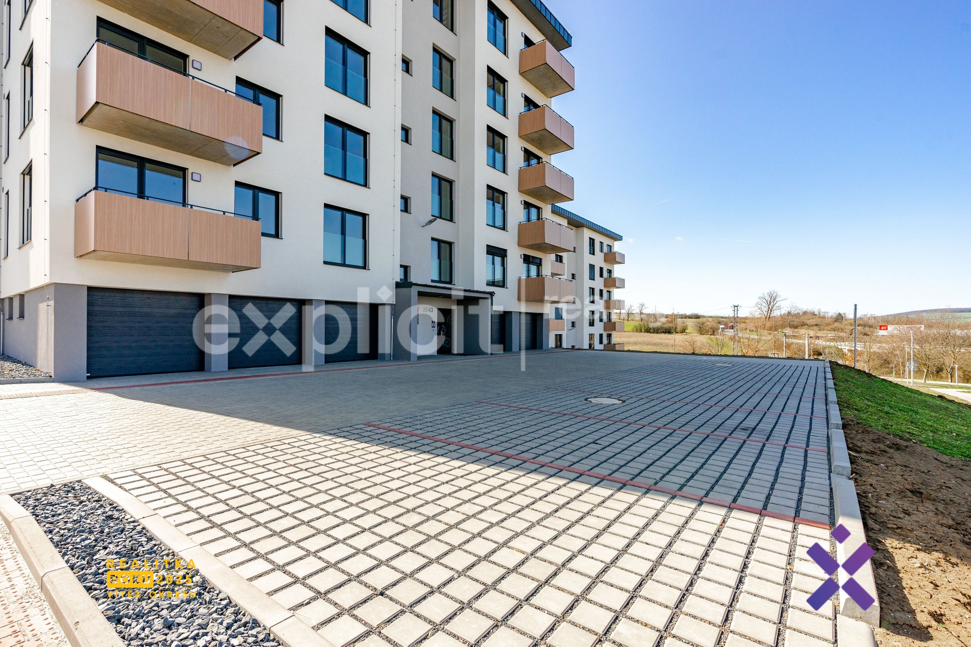 Filip Hladiš-realitní makléř, Podnájem bytu 1+kk 39 m&sup2; v novostavbě projektu Comenius Towers, Uhersk