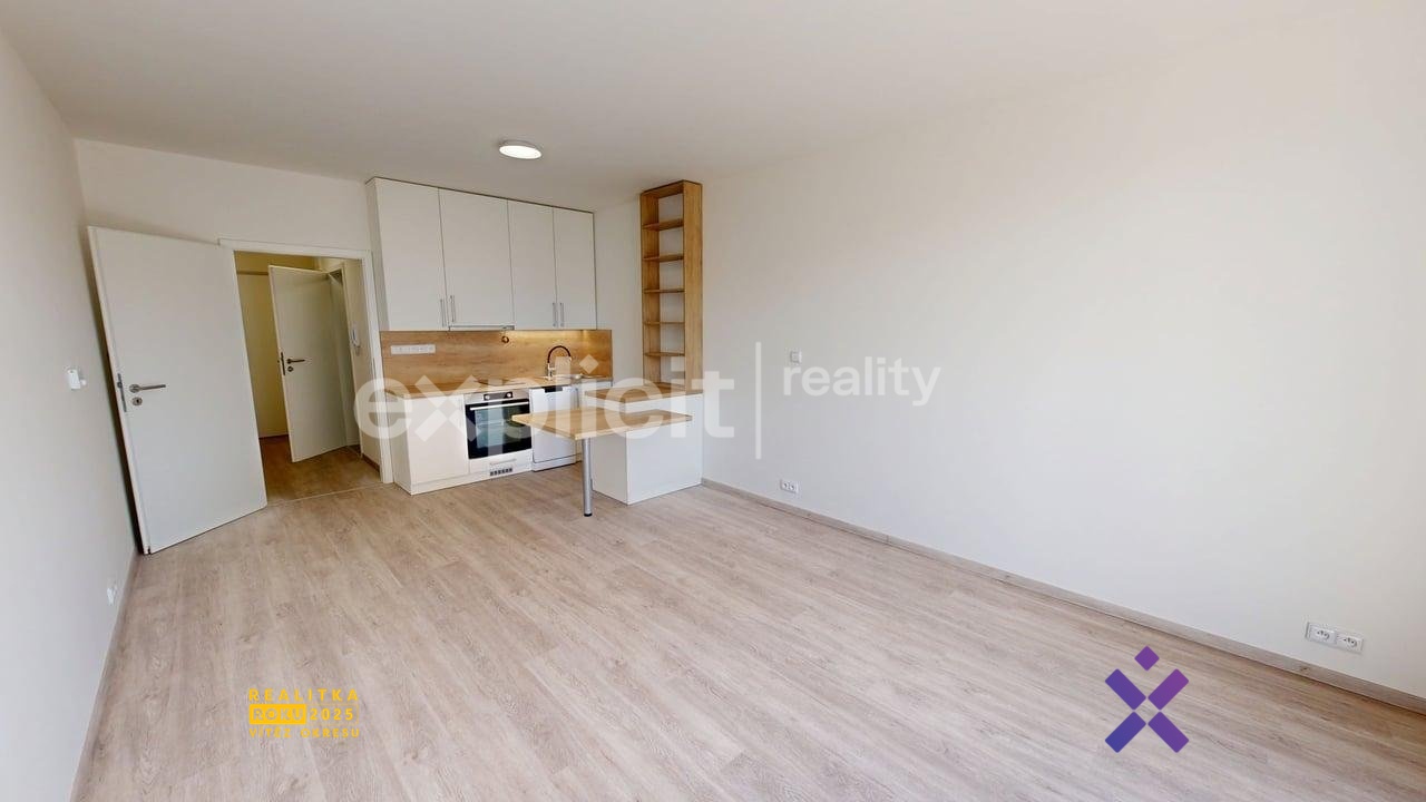 Tomáš Batík, Explicit reality, Pronájem bytu 1+kk, 34 m&sup2;, Nad Stráněmi - Zlín