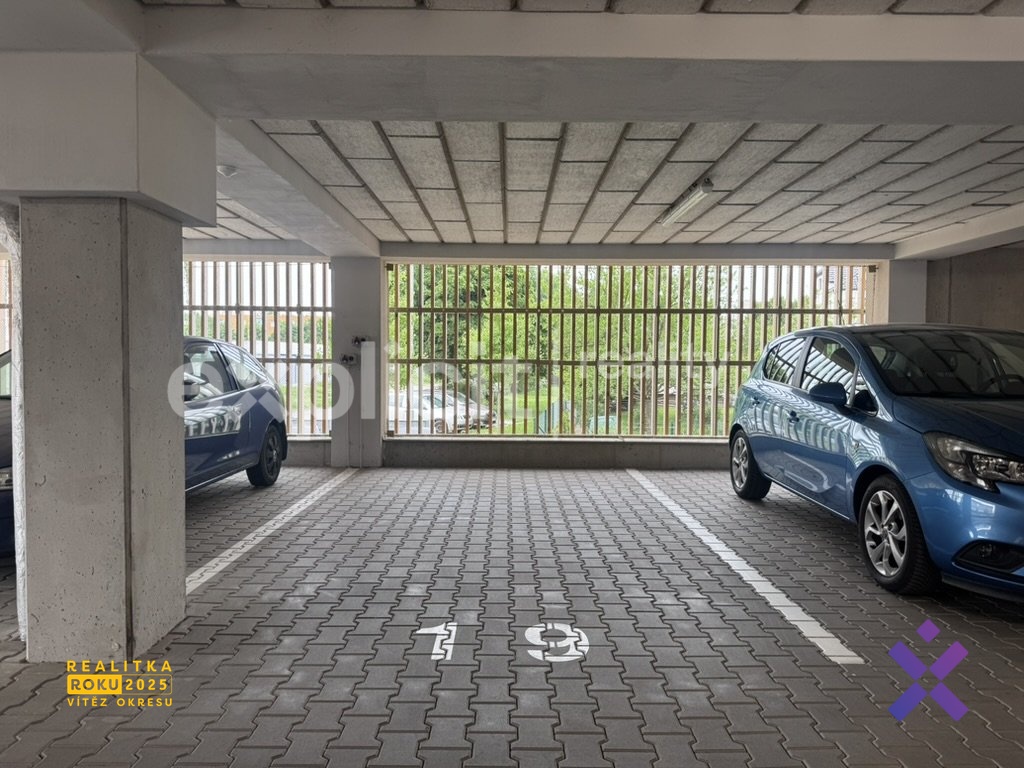 F51F3C29-B27A-4795-8B74-AFEDA3CE74CC_1_105_c