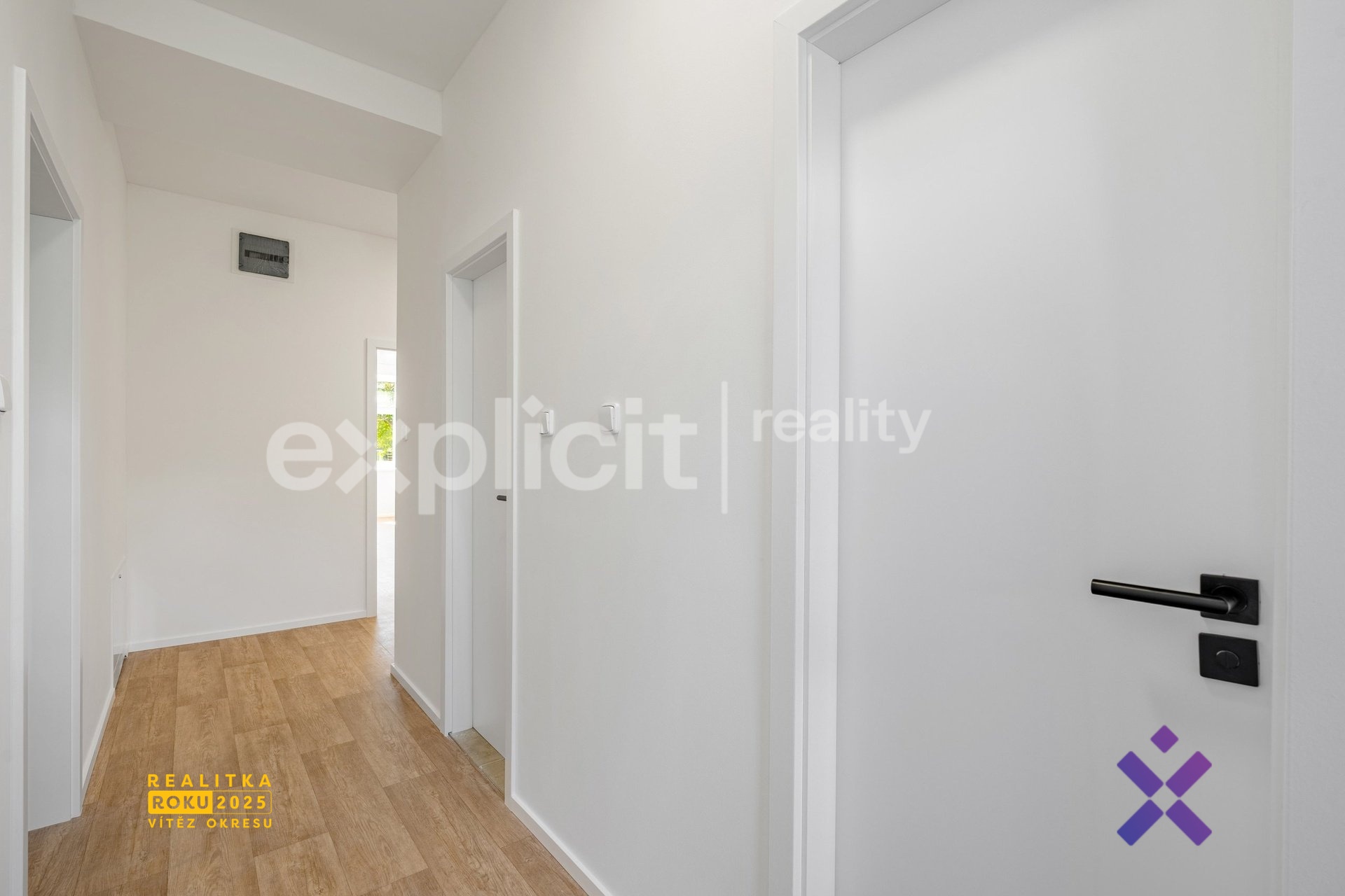 Tomáš Batík, Explicit reality, Pronájem bytu 4+kk,