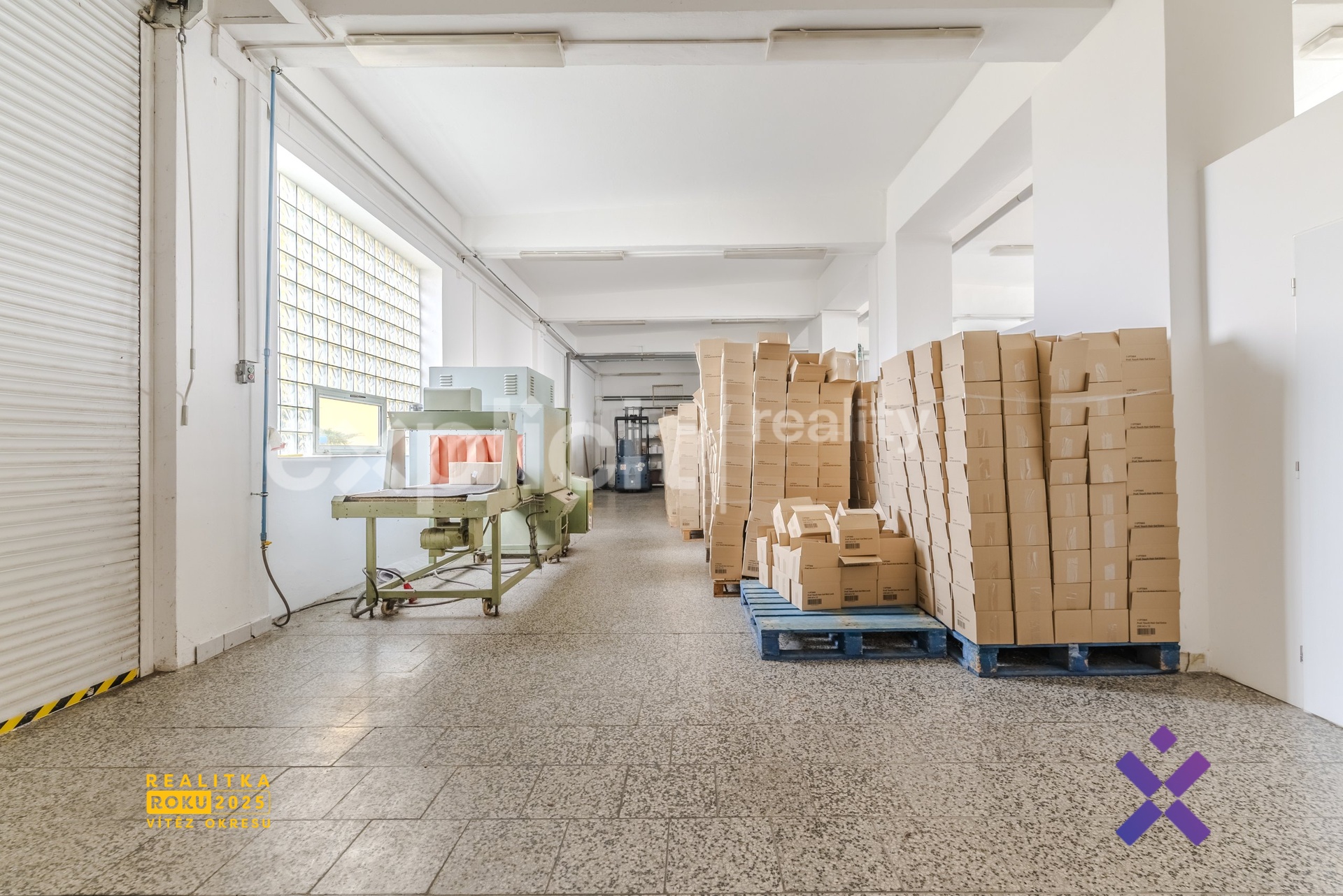 Prodej skladu a haly 3 394 m&sup2;, pozemek 6 552 