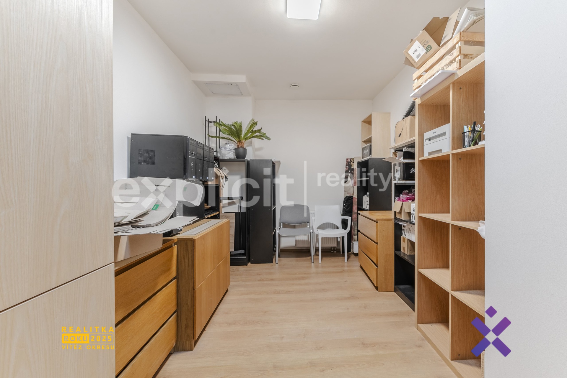 Pronajem obchodniho prostoru u namesti 4.NP 190 m23