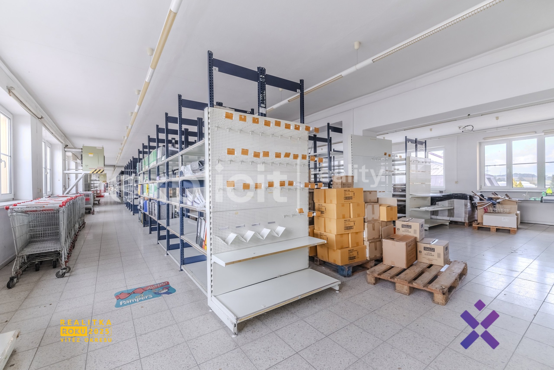 Prodej skladu a haly 3 394 m&sup2;, pozemek 6 552 