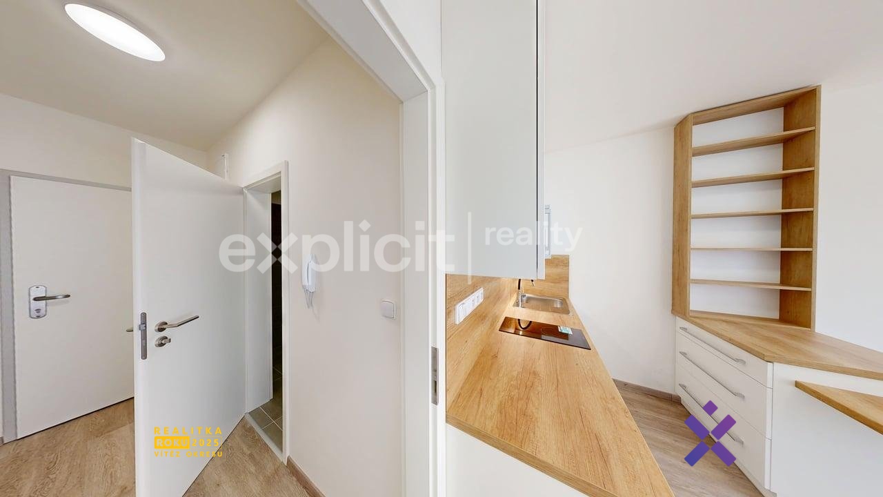 Tomáš Batík, Explicit reality, Pronájem bytu 1+kk, 34 m&sup2;, Nad Stráněmi - Zlín