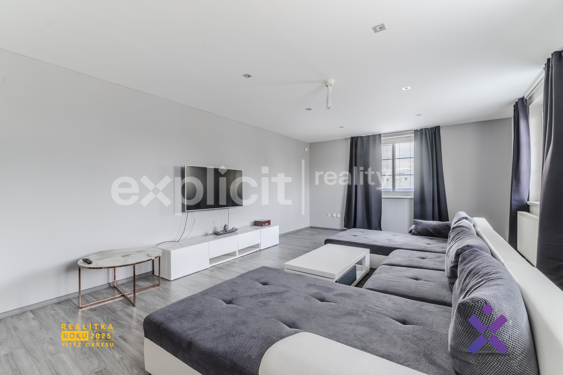 Prodej skladu a haly 3 394 m&sup2;, pozemek 6 552 