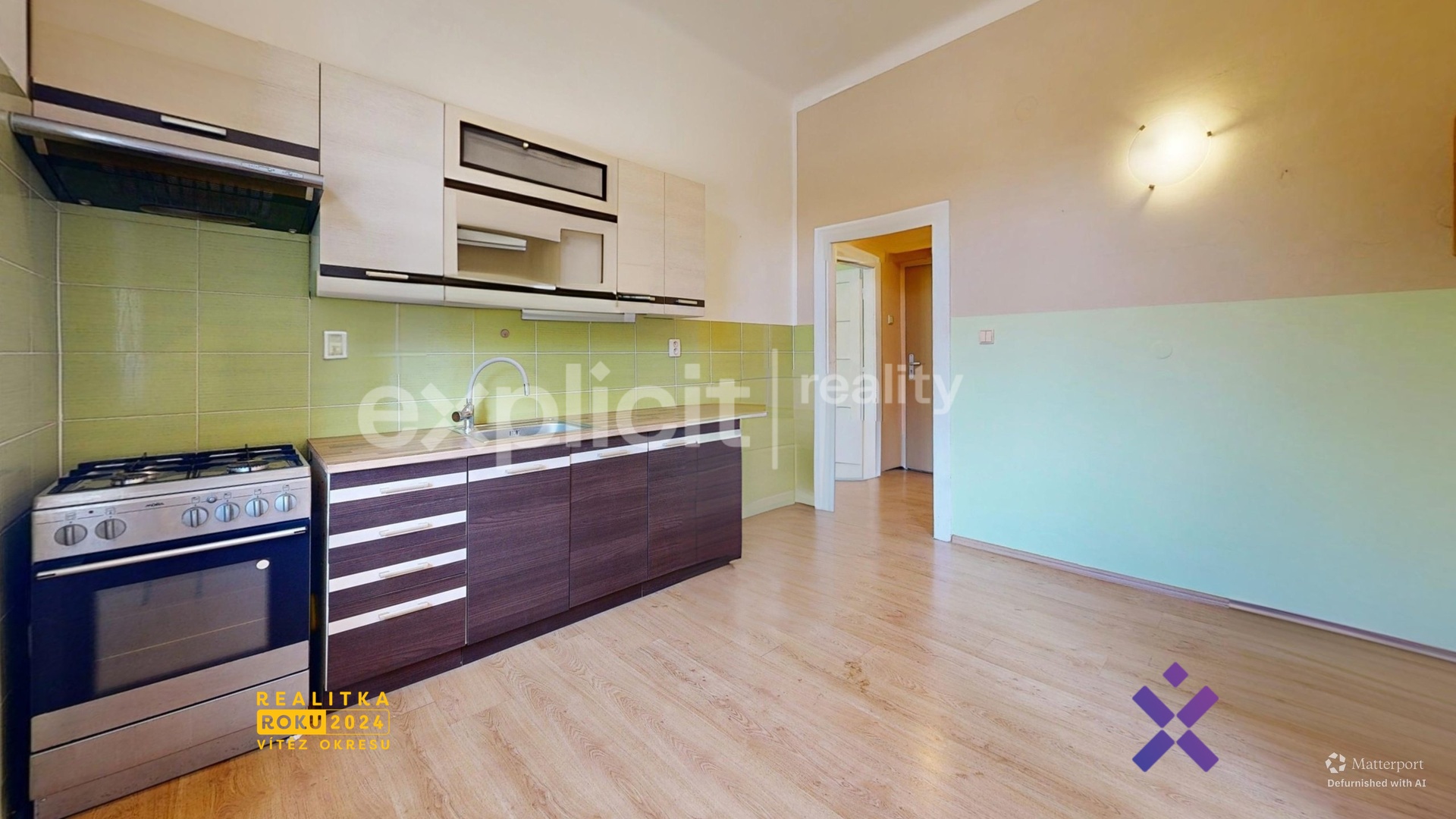 Kitchen-Defurnished
