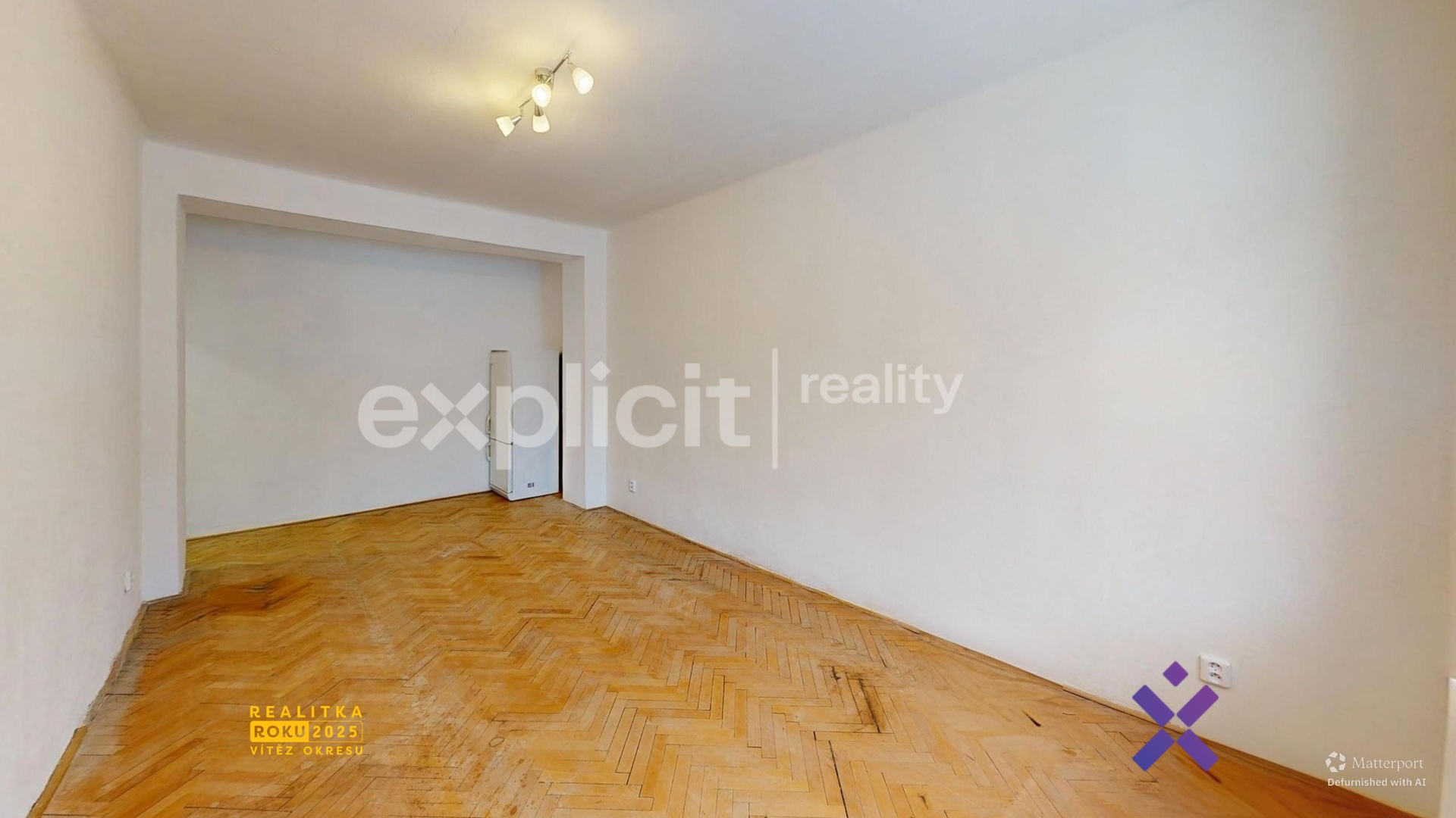 Vsetin-Bedroom-Defurnished 1