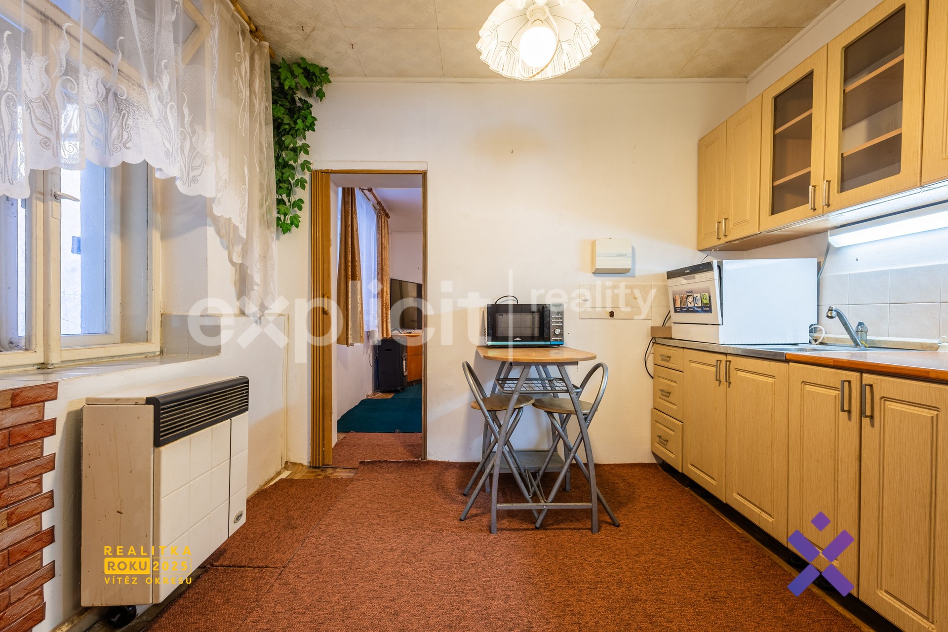 Tomáš Batík, Explicit Reality, Prodej rodinného domu 50 m&sup2; - Suchov