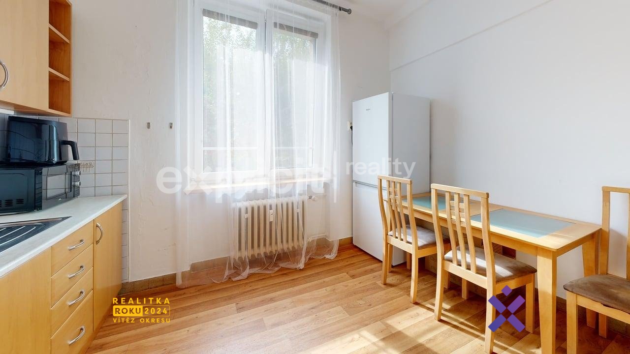 3936-trida-Tomase-Bati-Kitchen