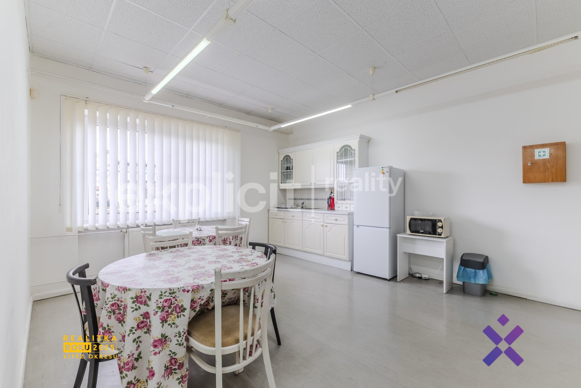 Prodej skladu a haly 3 394 m&sup2;, pozemek 6 552 