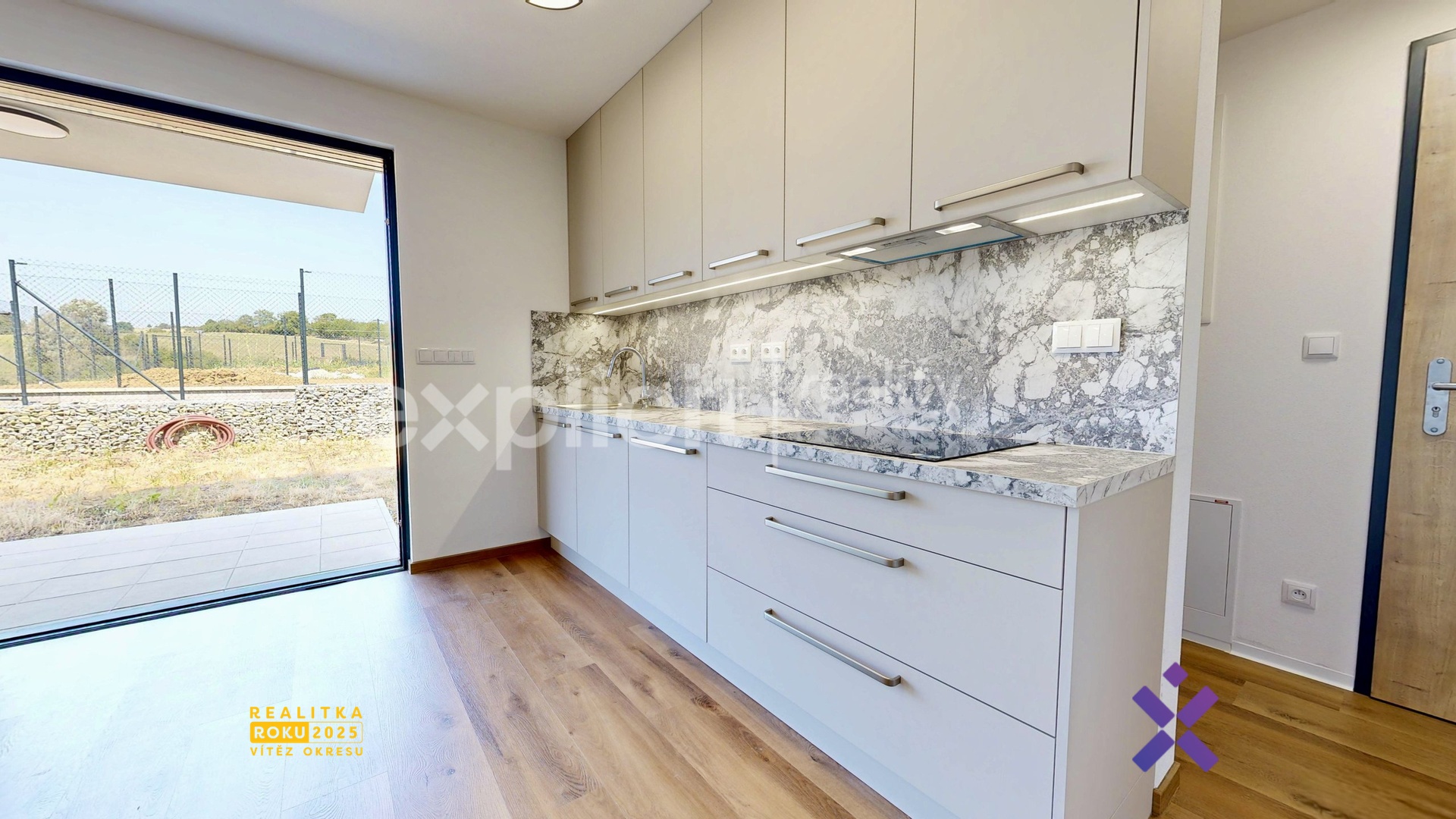 Filip Hladiš - realitní makléř, Podnájem novostavby mezonetového bytu 3+kk 81 m&sup2;, zahrada 142 m&sup2; - U