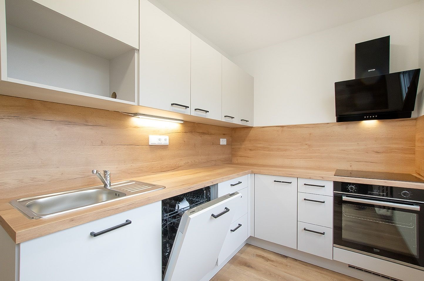 Pronájem bytu 3+1 České Budějovice 19 000 Kč za měsíc, foto 2