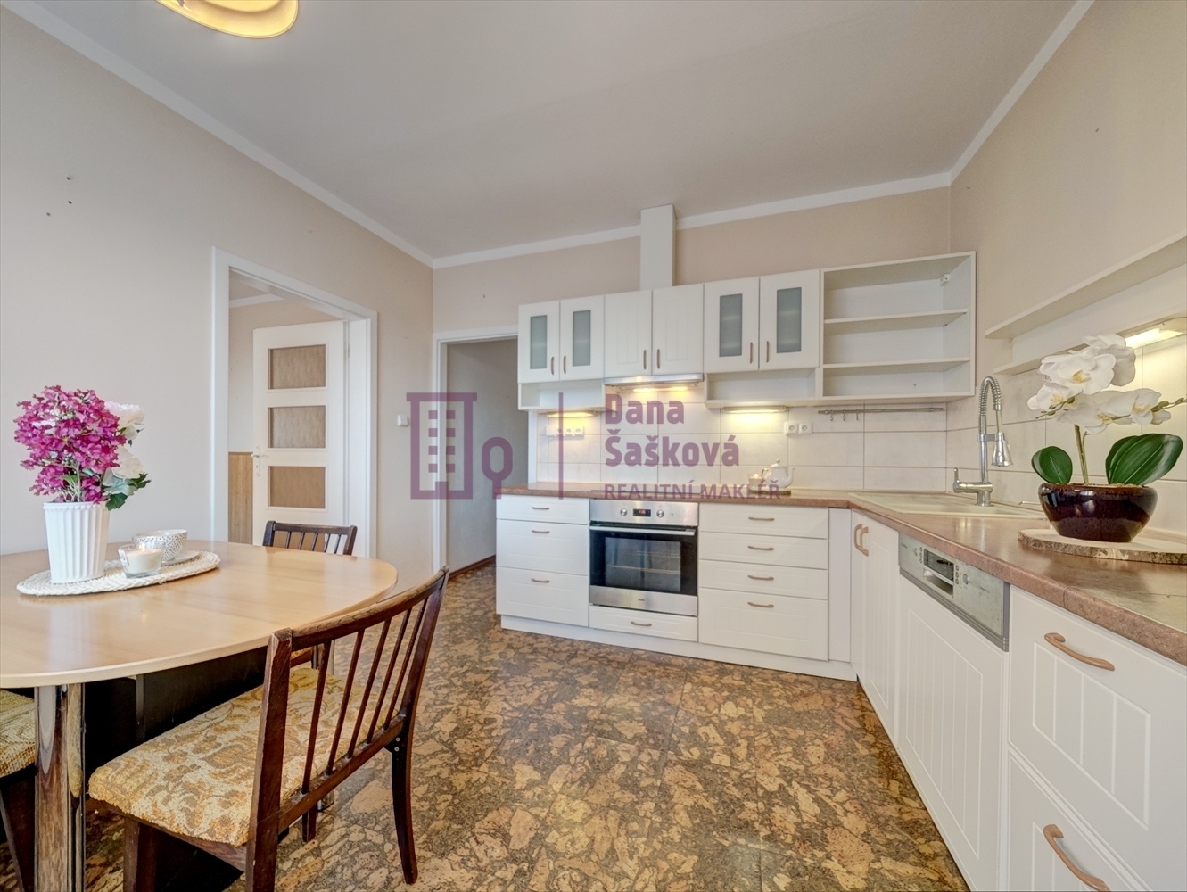 Kuchyně s jídelním koutem 3