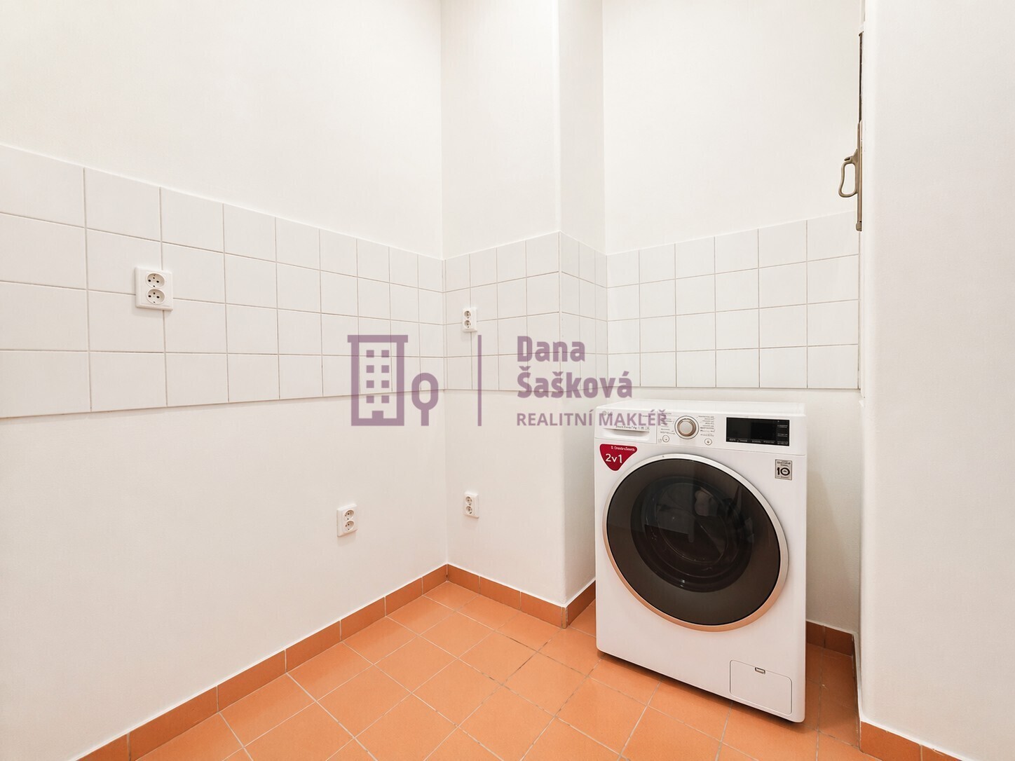 Útulná a minimalistická prádelna.jpg