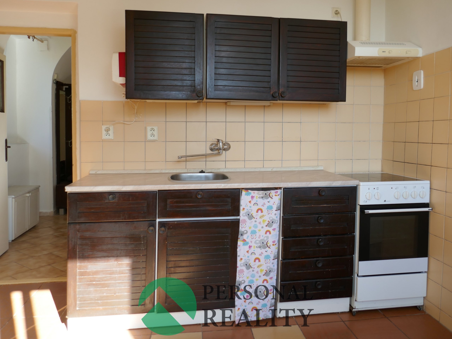 Předsíň - průhled do kuchyně