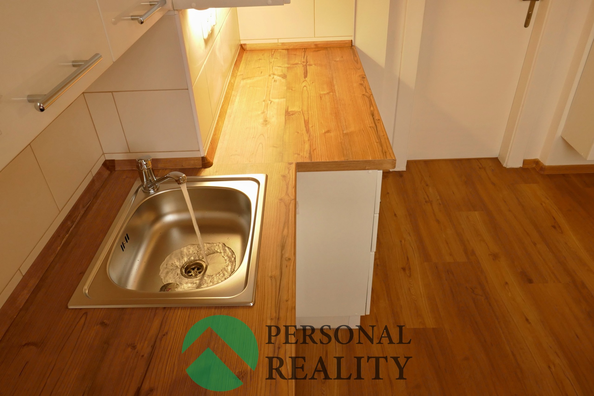 Pohled na kuchyňskou linku