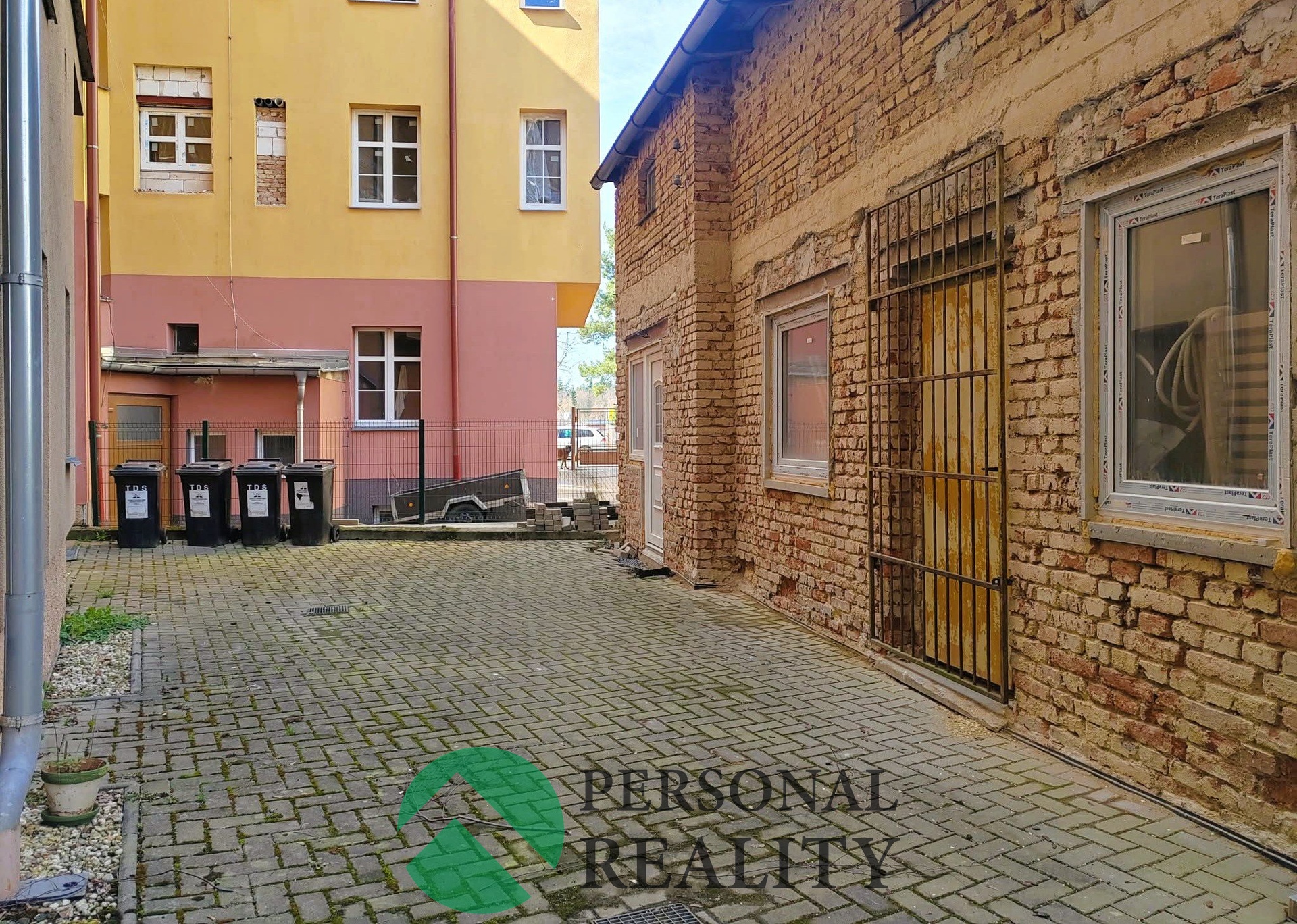 7d0da80c-2372-4b58-a9c9-388b4de6f382