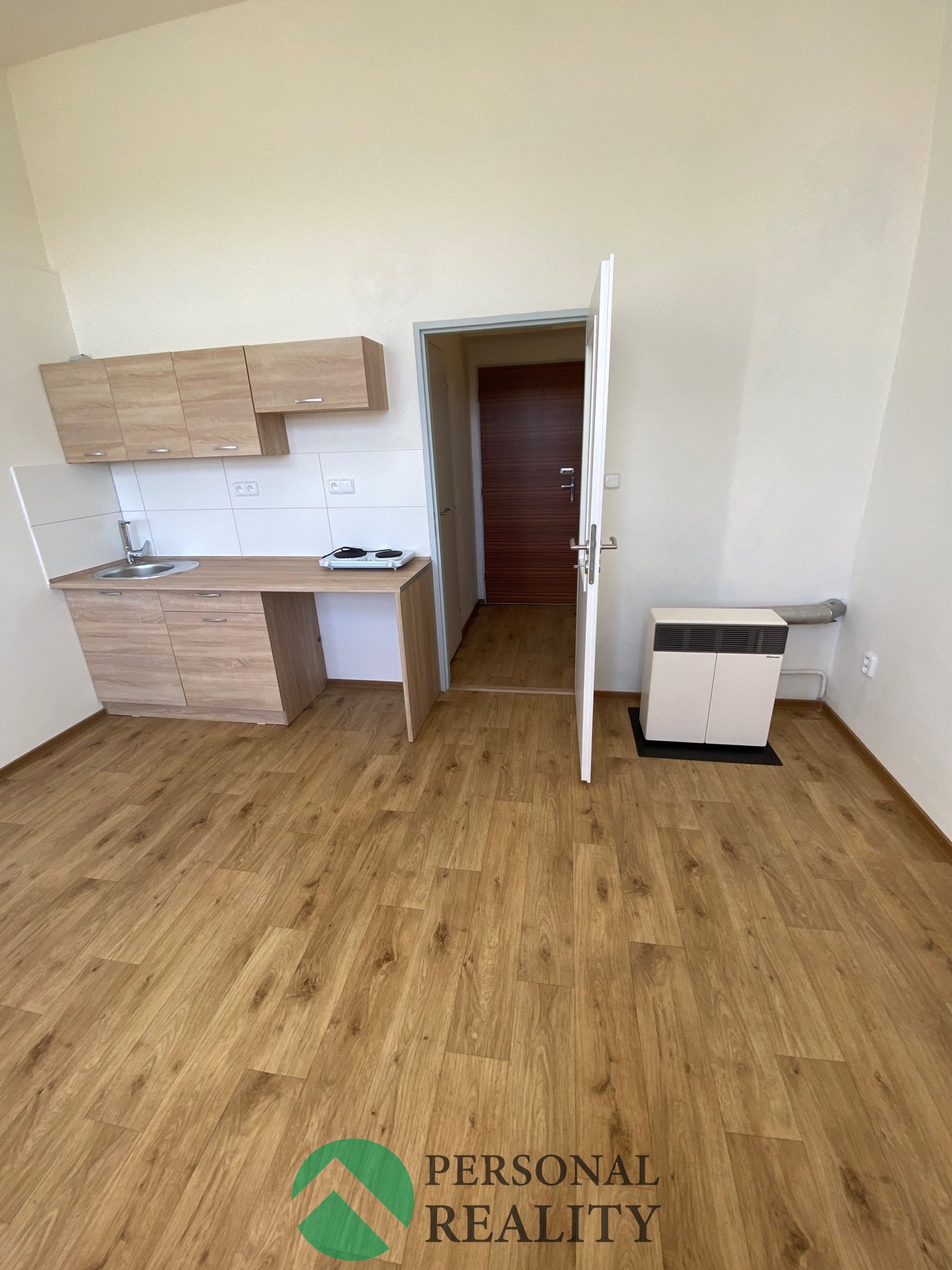 pronajem-garsoniery-21-m2-kladno-centrum-9a9e2de3-