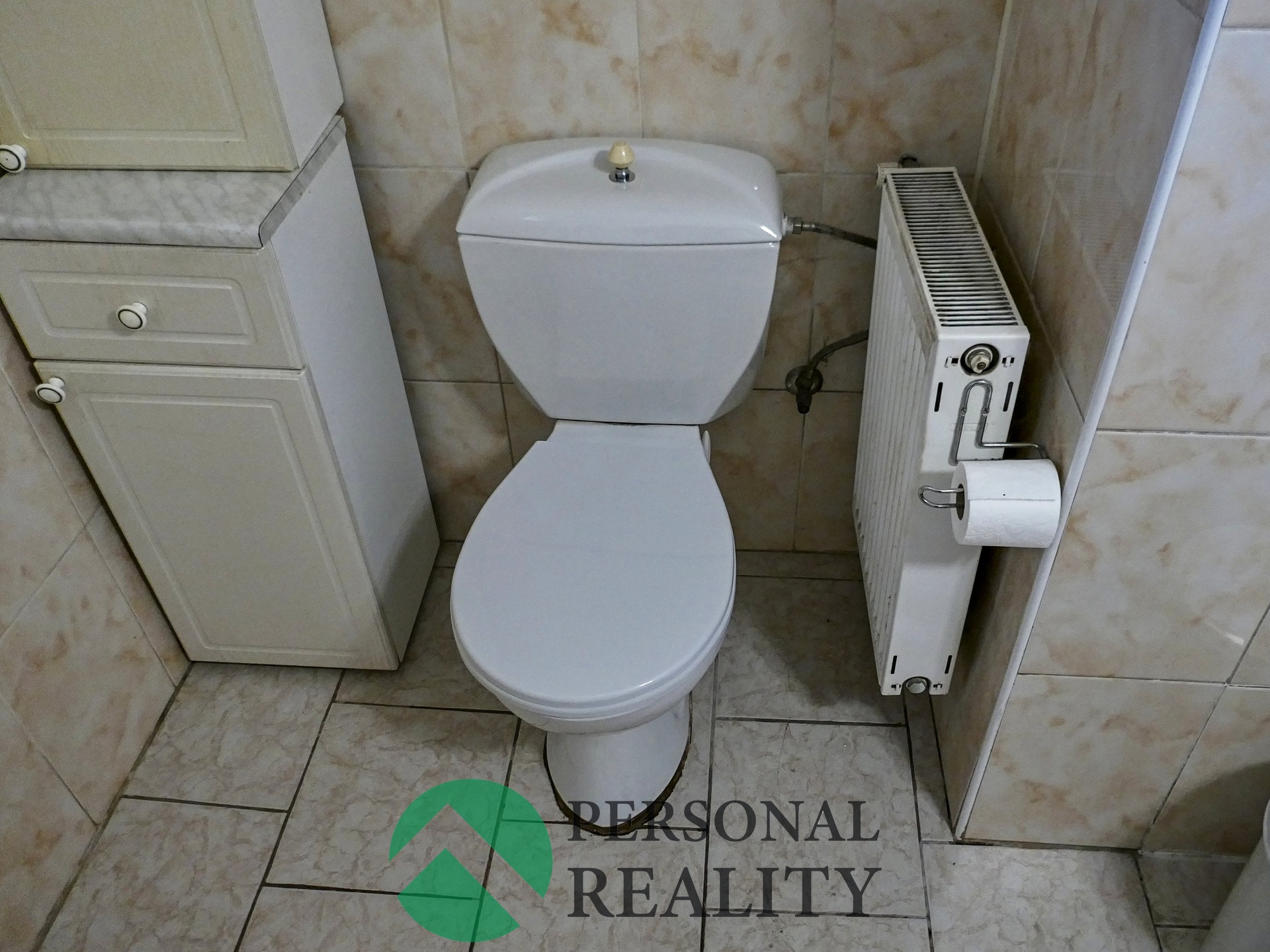 V koupelně je i toaleta