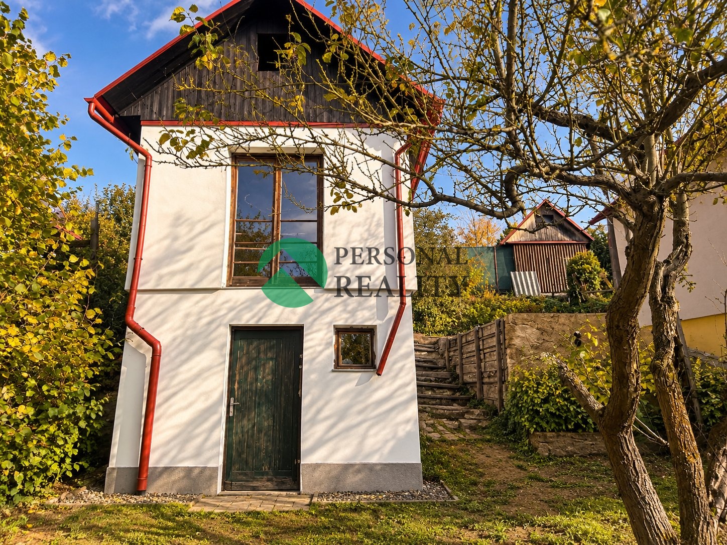 Podzimní domek v zahradě