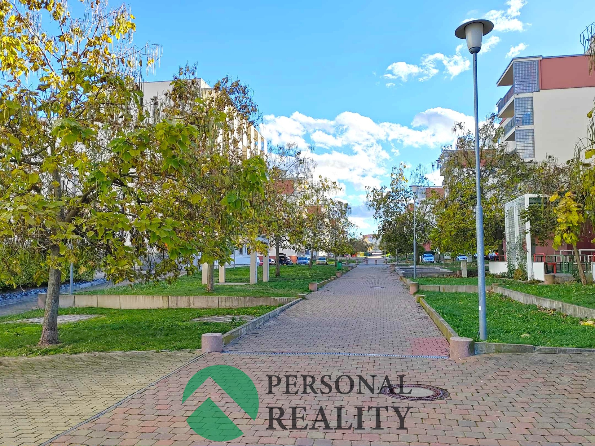 d7f03bb9-012b-448b-9fa9-7b177531f9ab