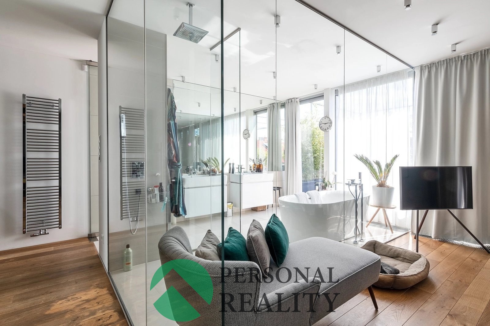 img_163831_x_q100__kr0