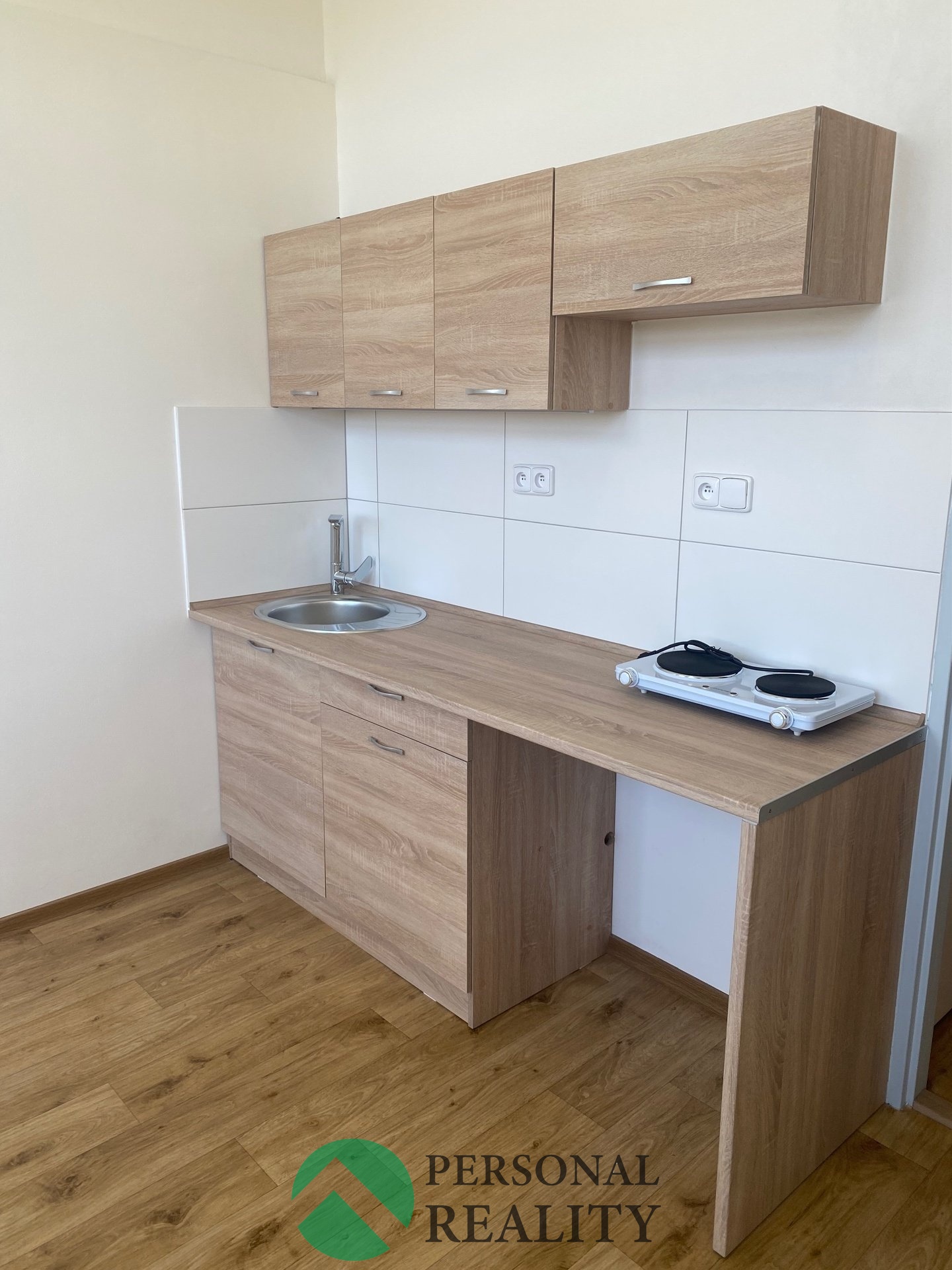 pronajem-garsoniery-21-m2-kladno-centrum-b5bc4622-