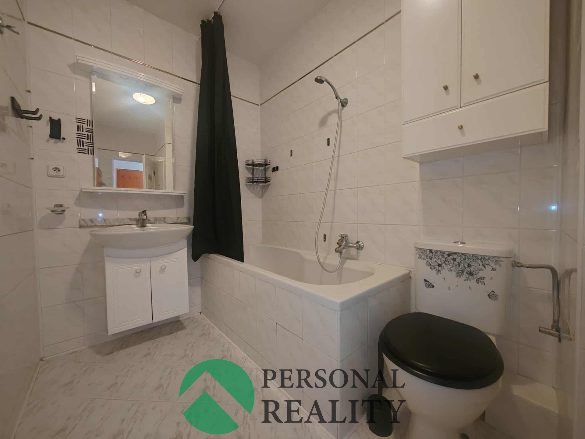 8ec820b6-3c01-4ddf-99f0-82f75cbcb135