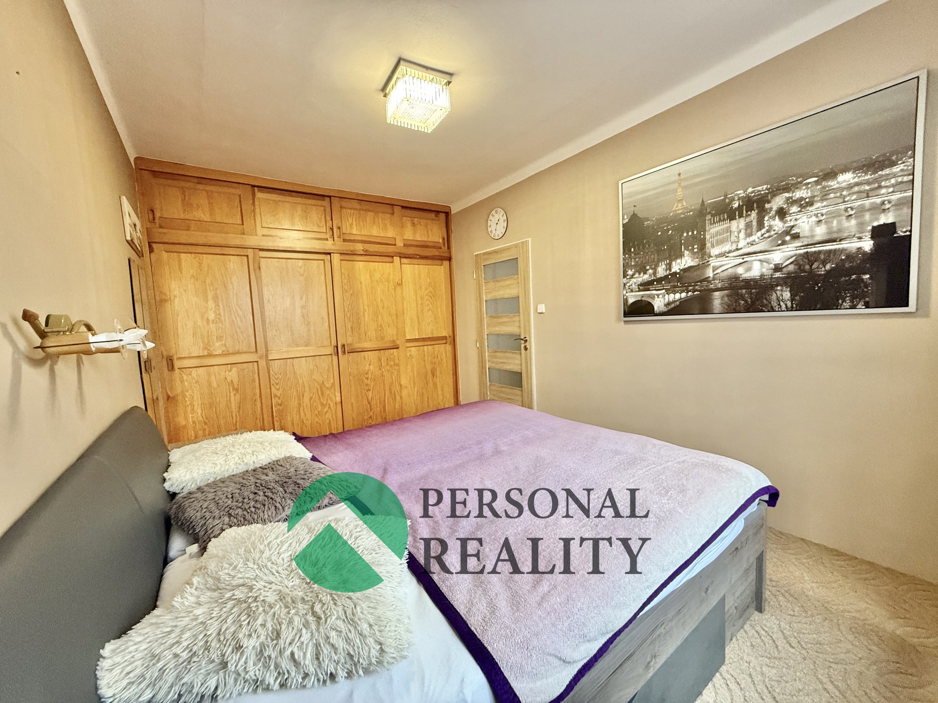 9B5DE7EC-F41C-4E7D-B302-16F3E97618F5_1_201_a