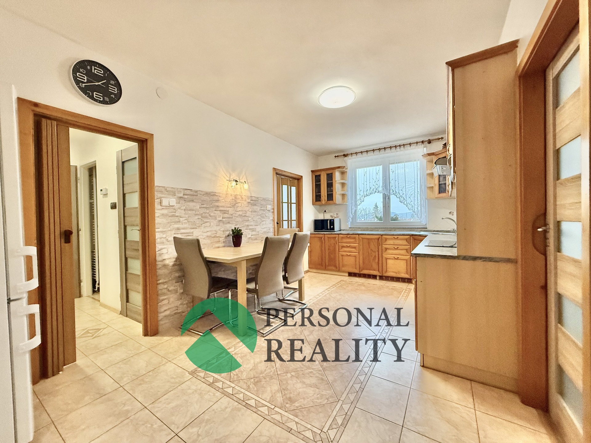 3816F083-4EEC-475C-8572-E83843DCFC84_1_201_a