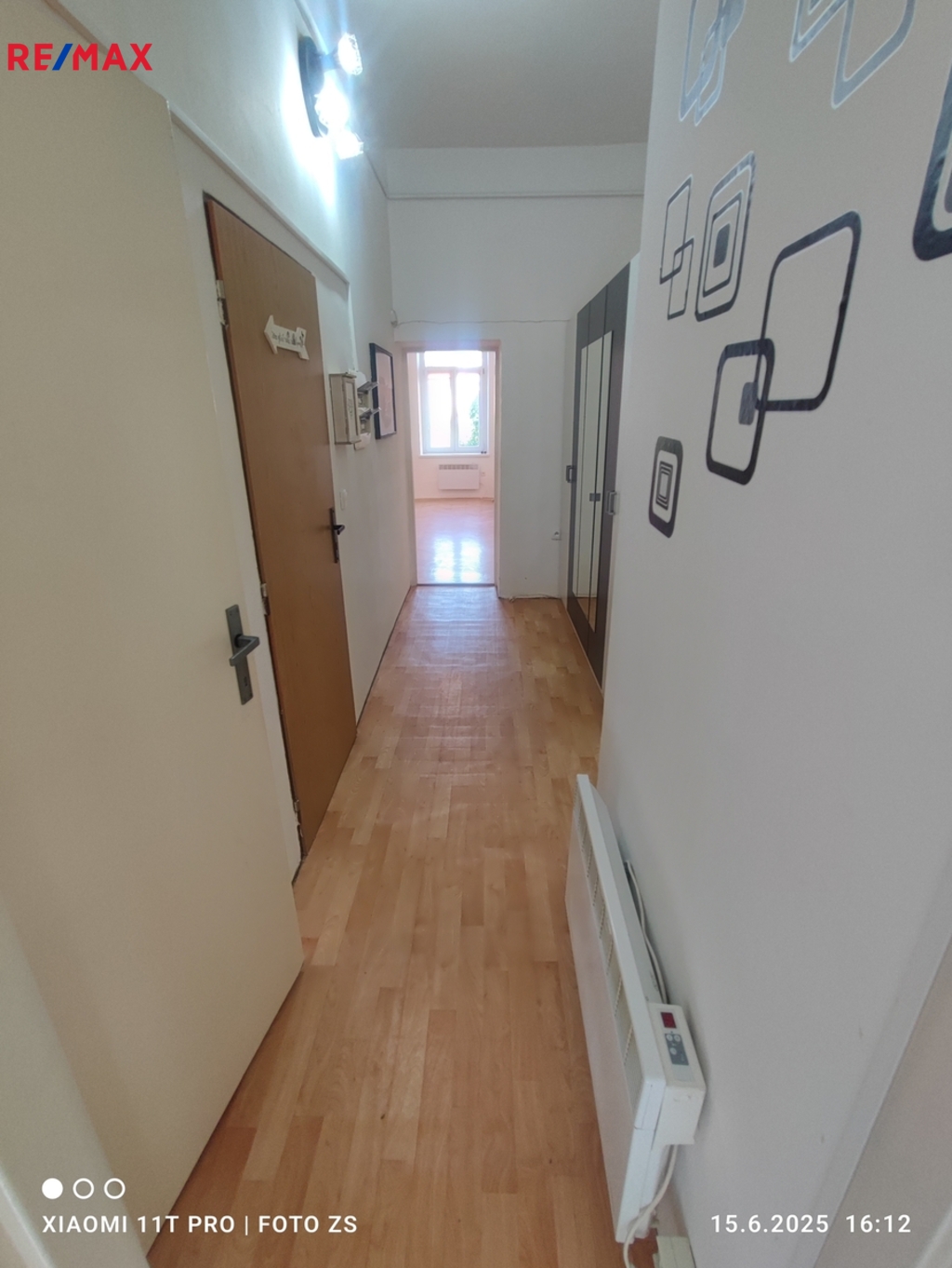 vstupní chodba se vstupem do ložnice