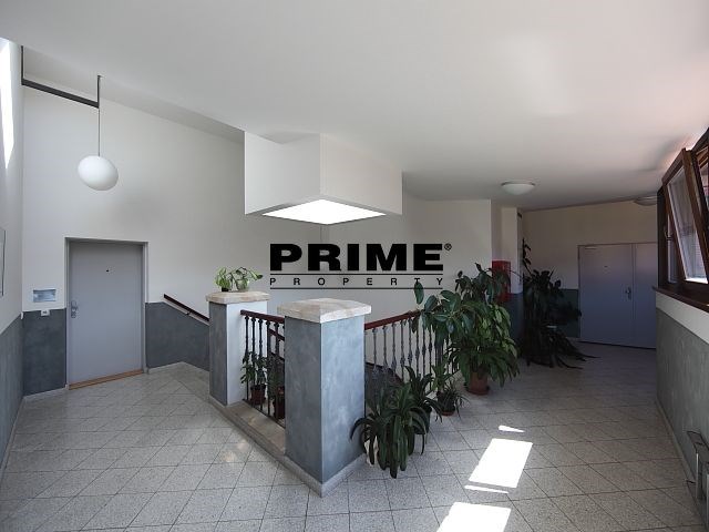 Pronájem kanceláře 63 m², Praha