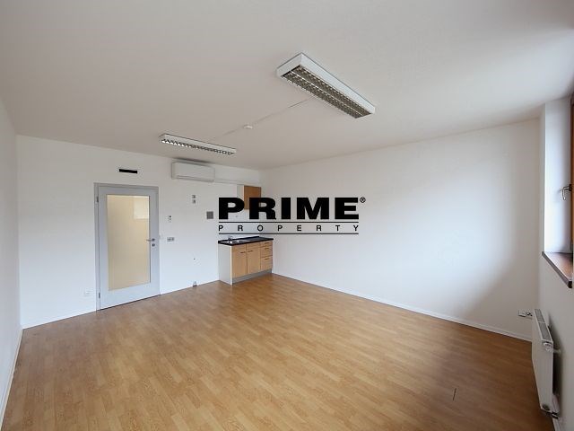 Pronájem kanceláře 63 m², Praha