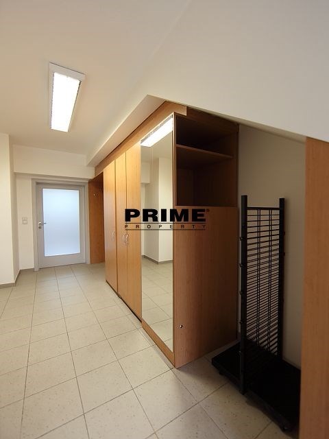 Pronájem kanceláře 63 m², Praha