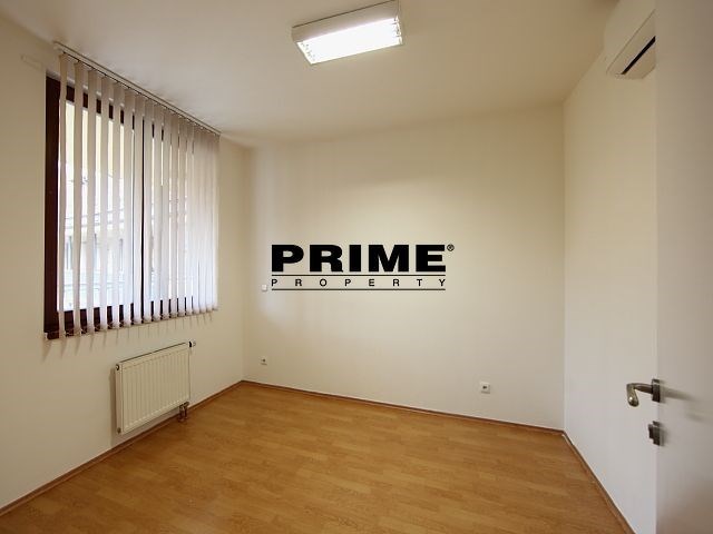 Pronájem kanceláře 63 m², Praha