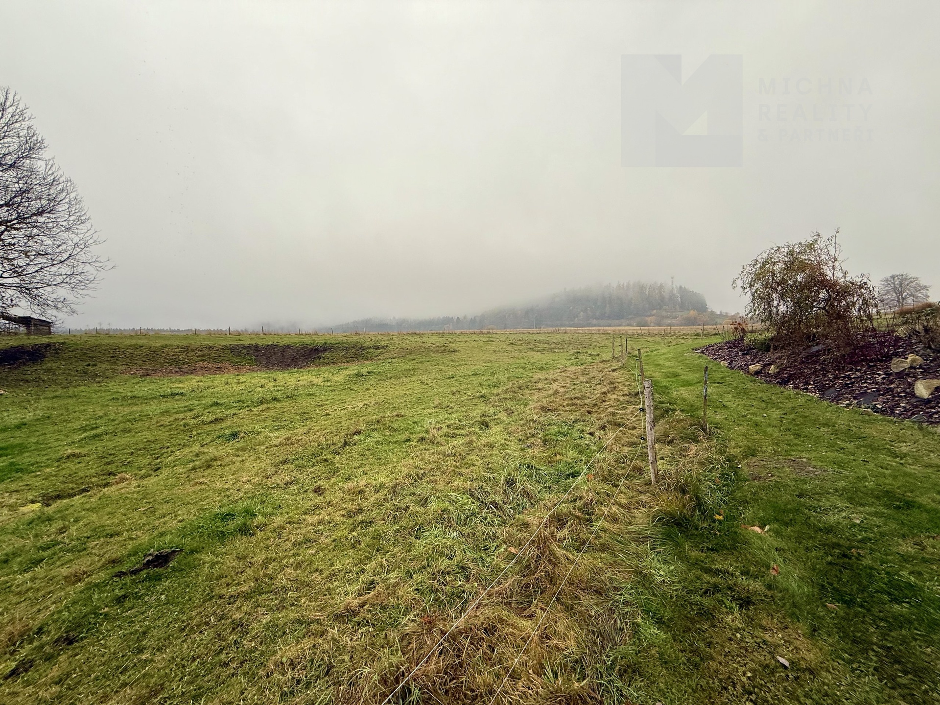 1C7E66E4-D8B3-4FF8-8F68-BCAB74FB3C38_1_201_a