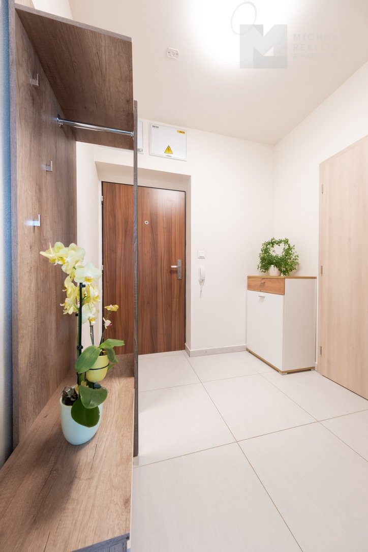 CAE3B20C-D6FC-43F0-81D5-42E117C2356F_1_105_c