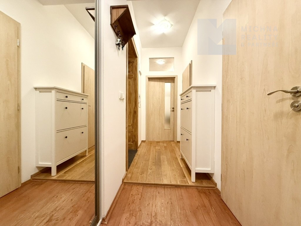 FE618EBF-707A-4A31-B4A6-D5517852587F_1_105_c