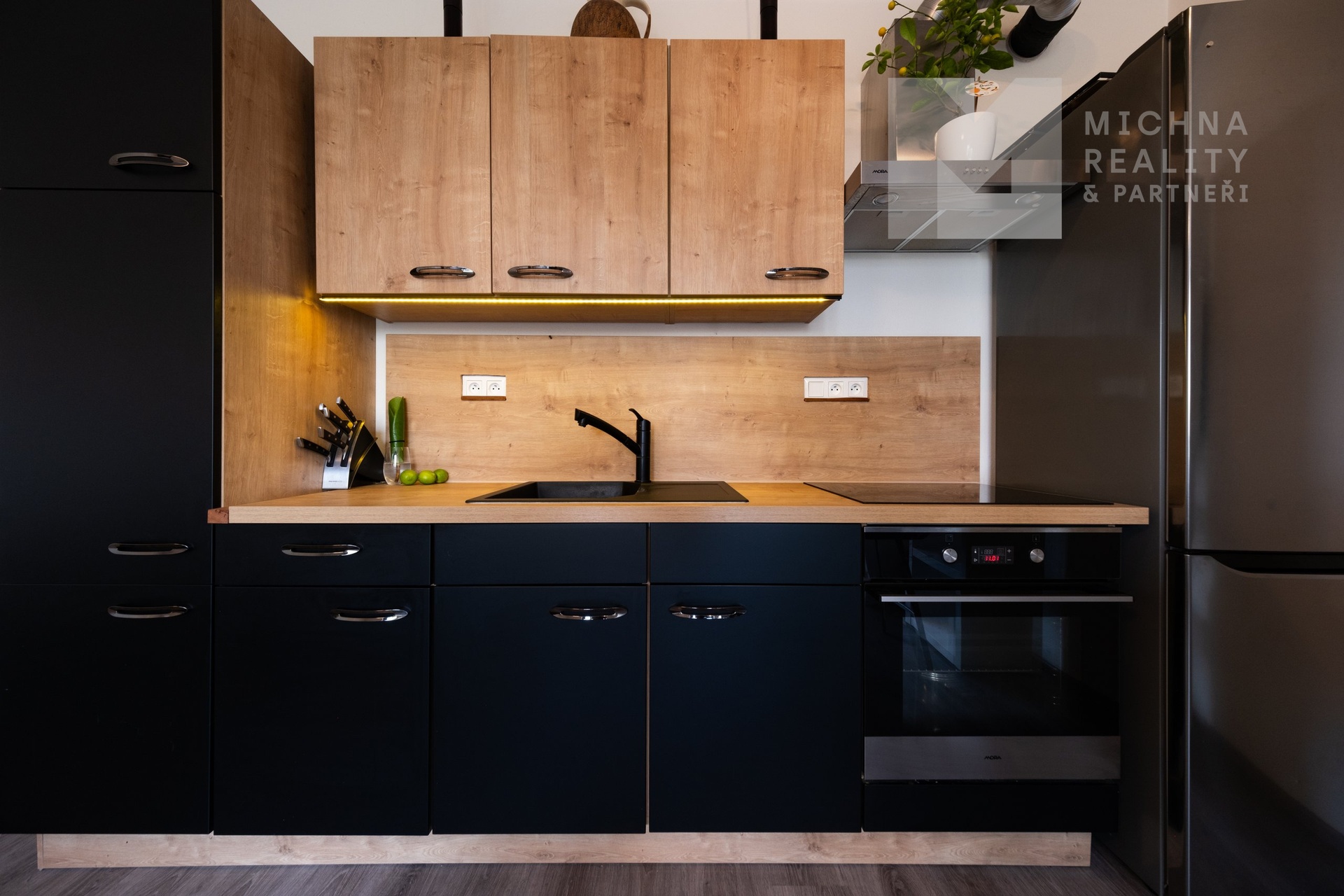 C5709CA7-714F-4021-B1E7-F645D36B3BBE