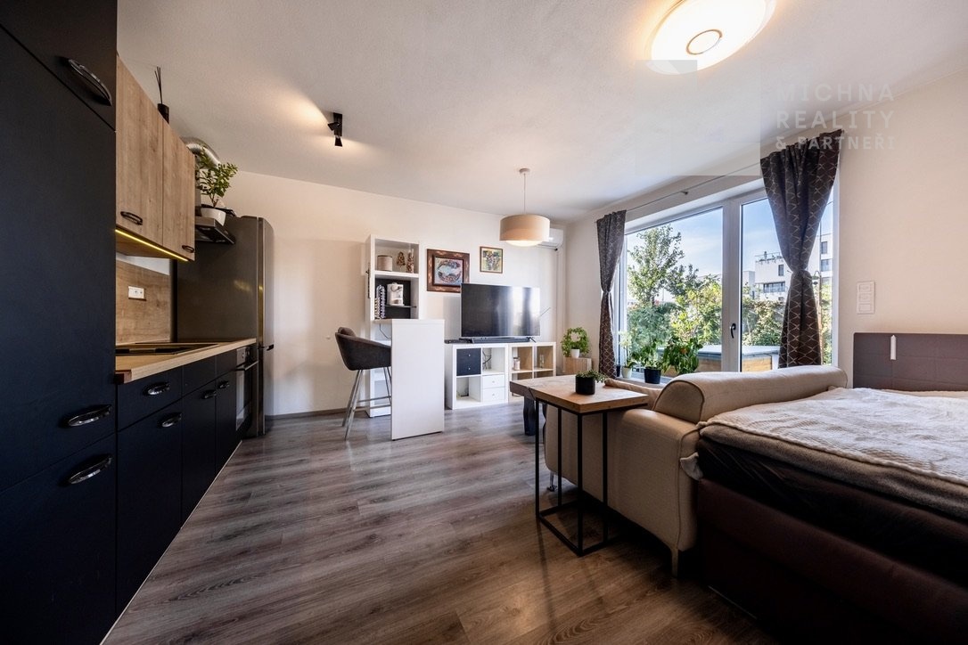 E1A3524B-9723-4F42-BB83-52DF0E86A1C7_1_105_c