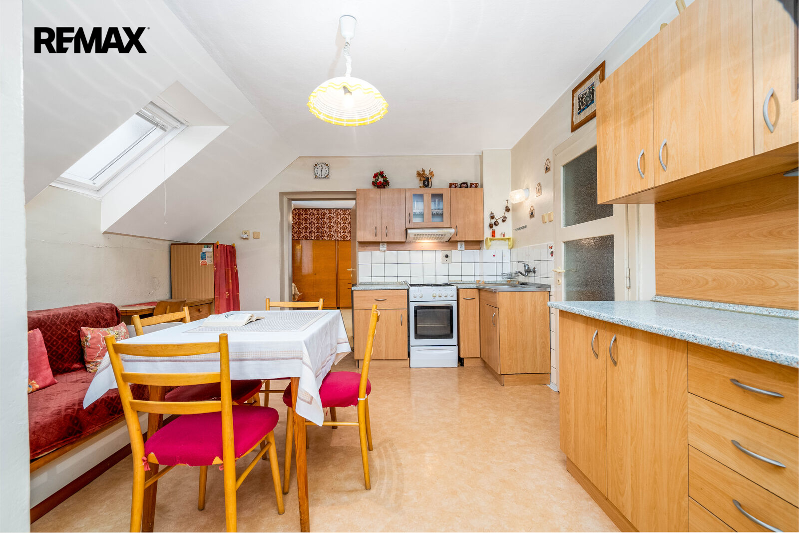 Prodej rodinného domu 238 m² – pohled 4