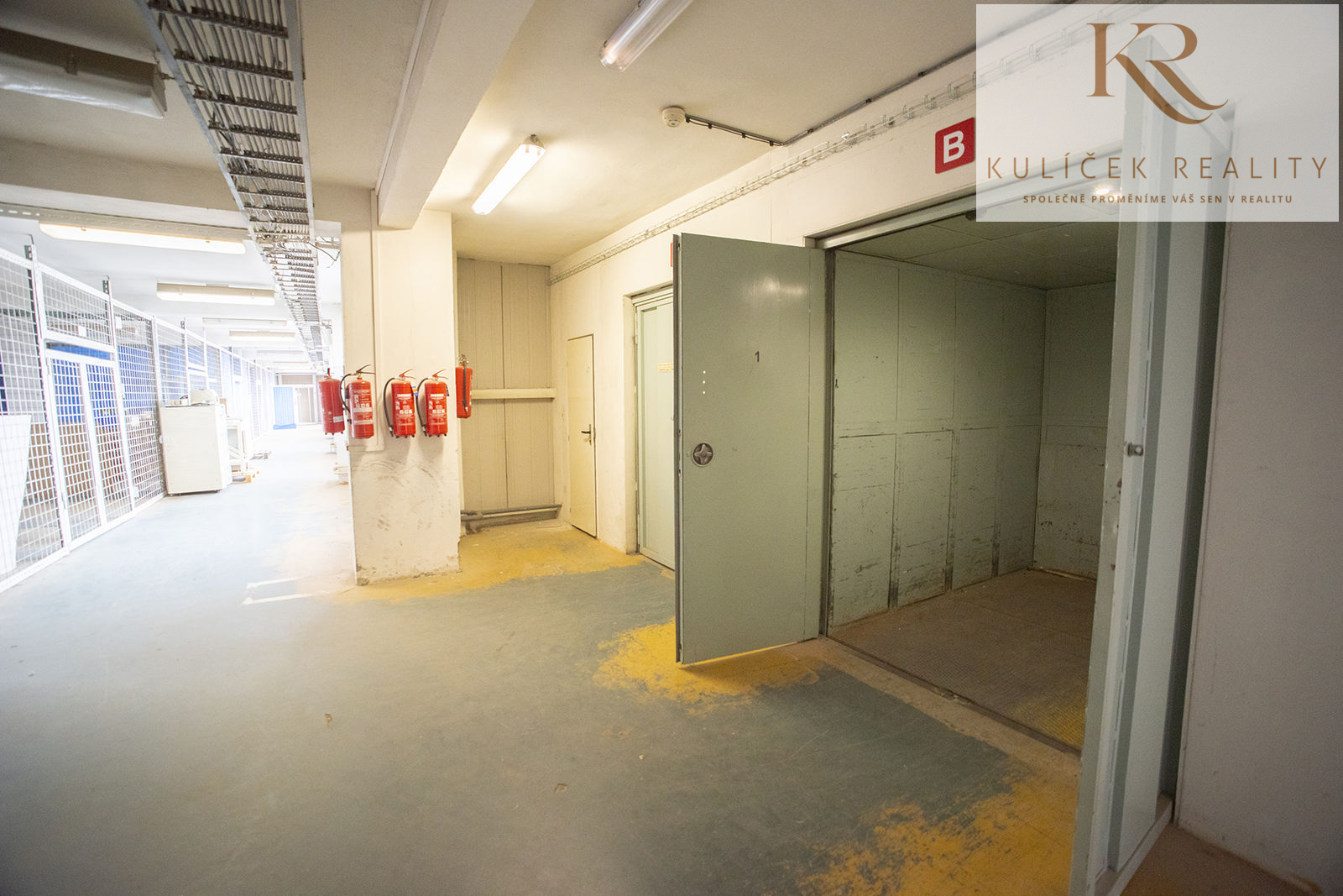 KULÍČEK Reality - Pronájem skladu - Nákladní výtahy