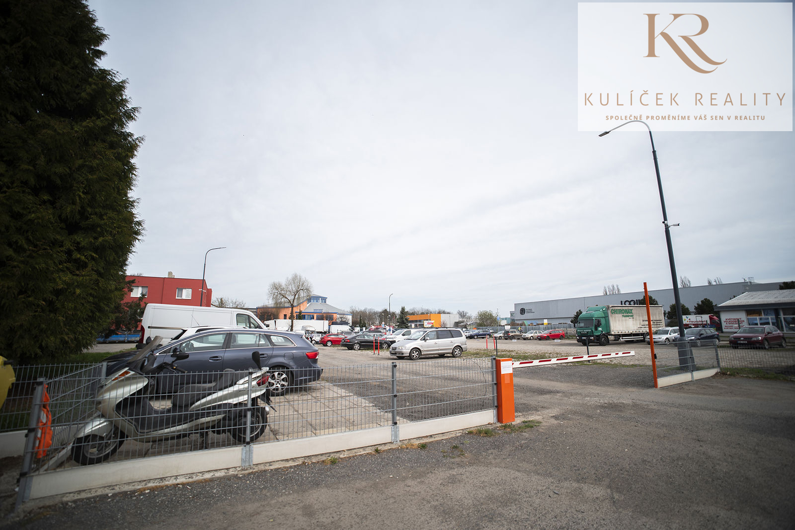 KULÍČEK Reality - Pronájem skladu - Areál