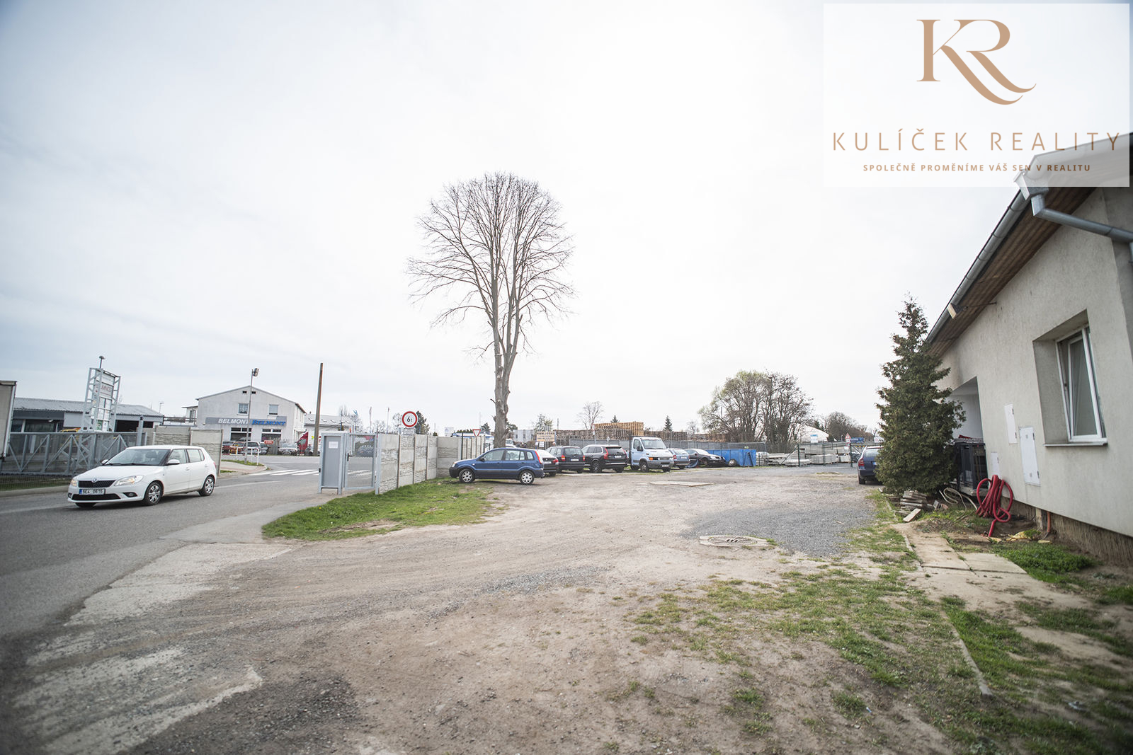KULÍČEK Reality - Pronájem skladu - Areál