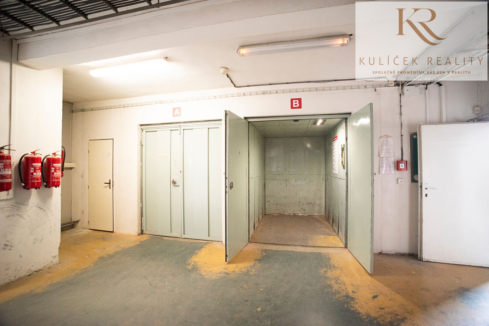 KULÍČEK Reality - Pronájem skladu - Výtahy