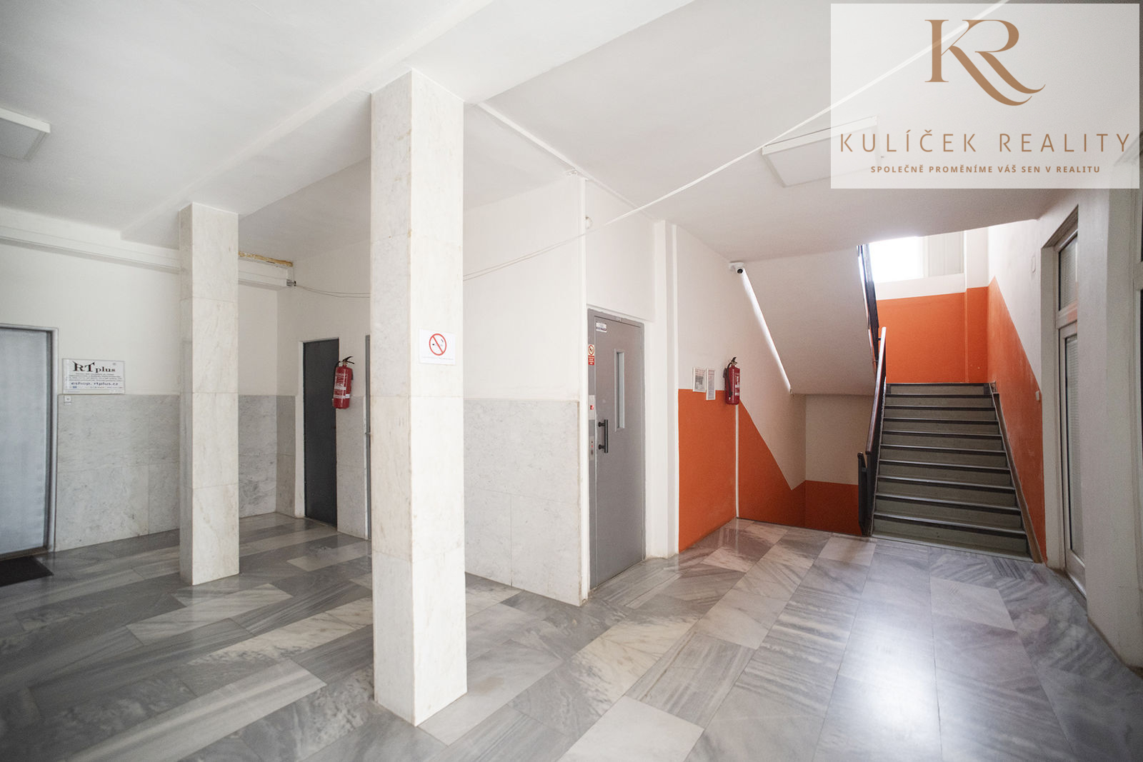 KULÍČEK Reality - Pronájem skladu - Výtah osobní