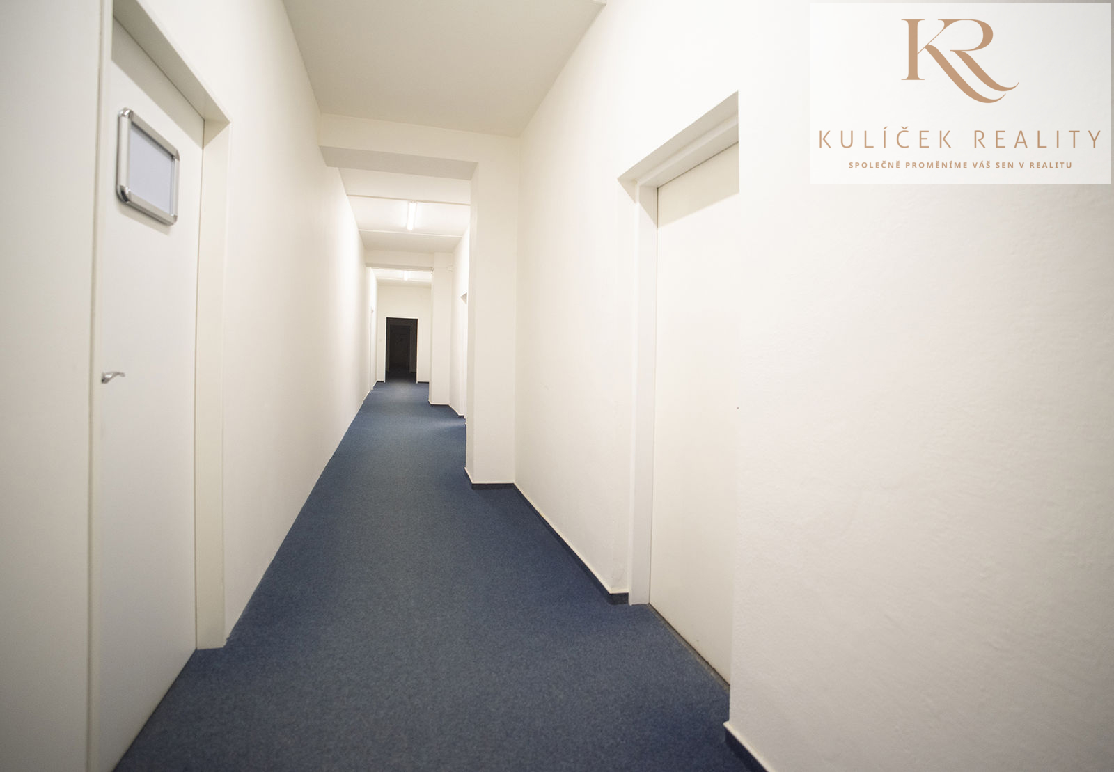 KULÍČEK Reality - Pronájem kanceláře - Chodba